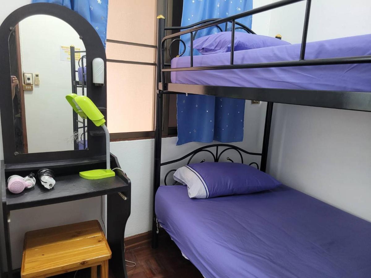 La Maison Verte Hostel Chiang Mai Bagian luar foto