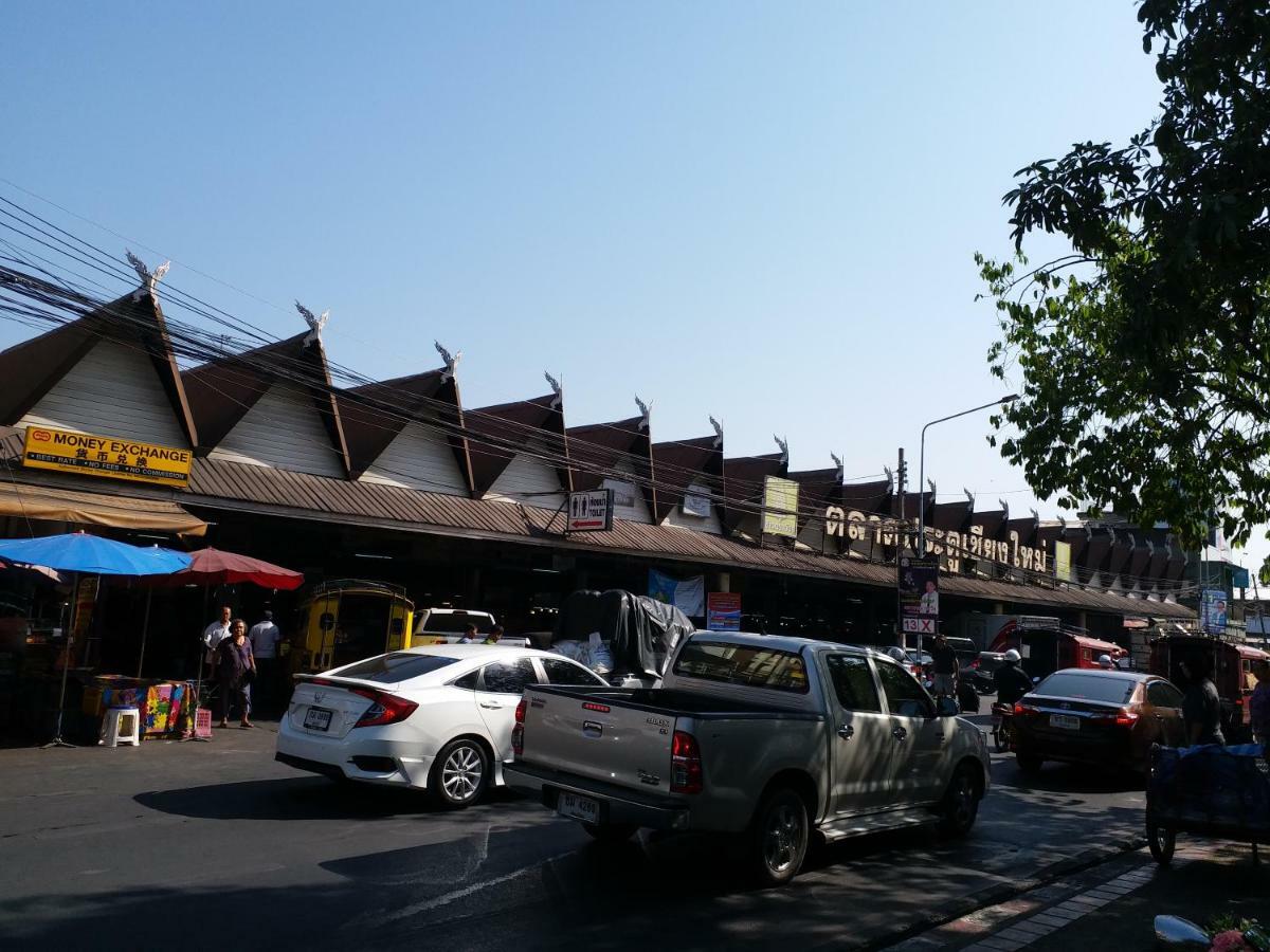 La Maison Verte Hostel Chiang Mai Bagian luar foto