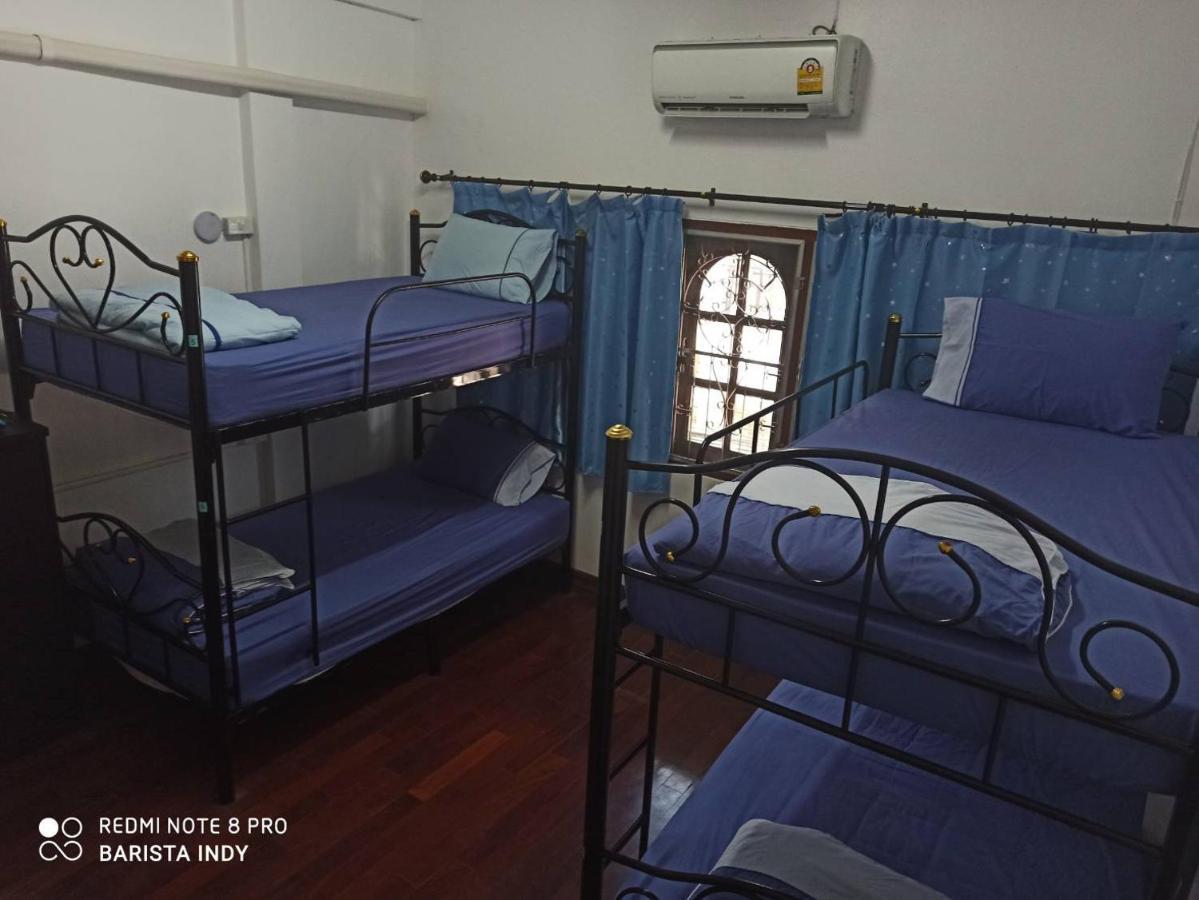 La Maison Verte Hostel Chiang Mai Bagian luar foto